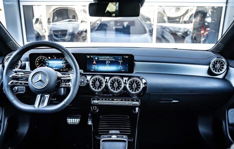 Mercedes CLA 200 AMG Line 7G-DCT REF 221