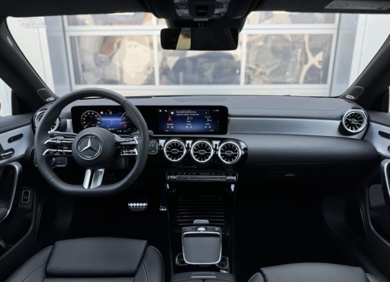 MERCEDES CLA 2025