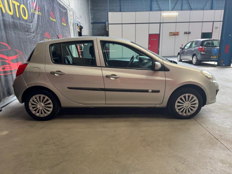 RENAULT CLIO 1.5 DCi 70 AUTHENTIQUE 