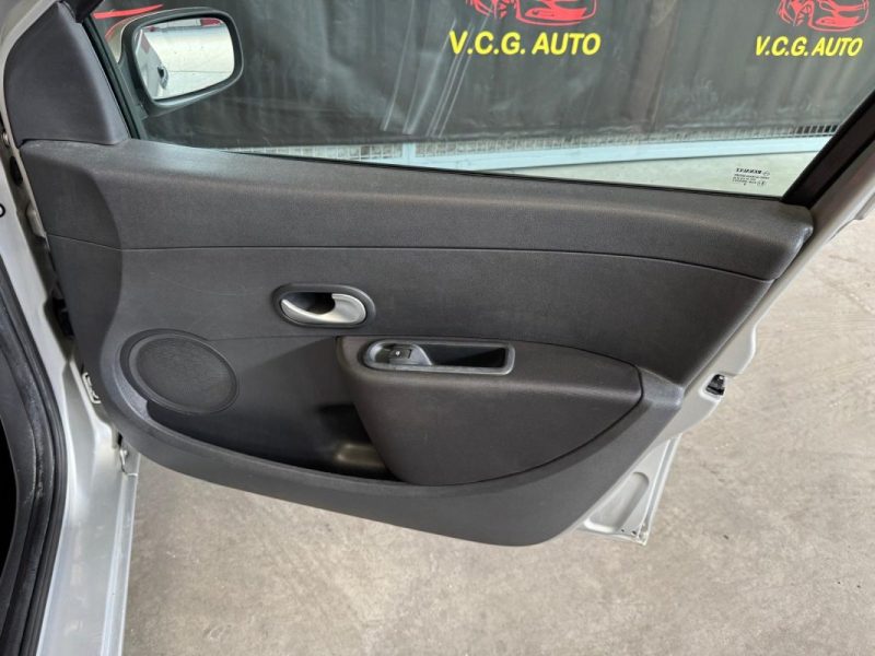 RENAULT CLIO 1.5 DCi 70 AUTHENTIQUE 