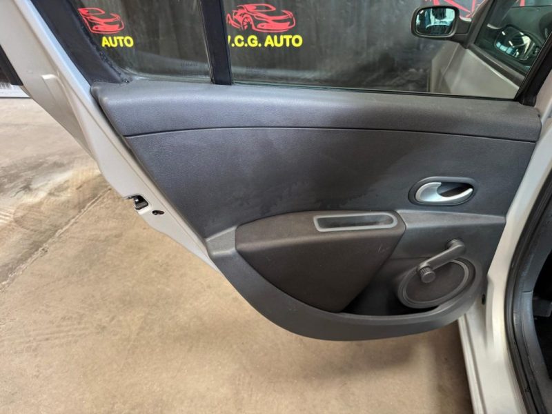 RENAULT CLIO 1.5 DCi 70 AUTHENTIQUE 