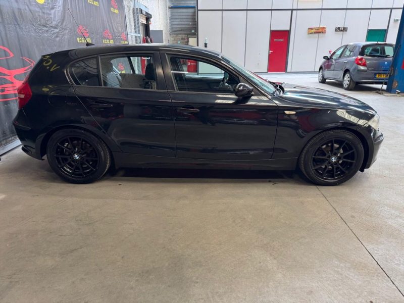 B.M.W. SERIE 1- 118d 143 Excellis 