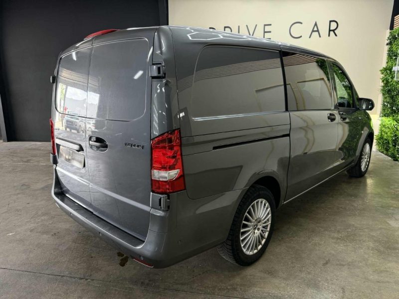 MERCEDES VITO 2022