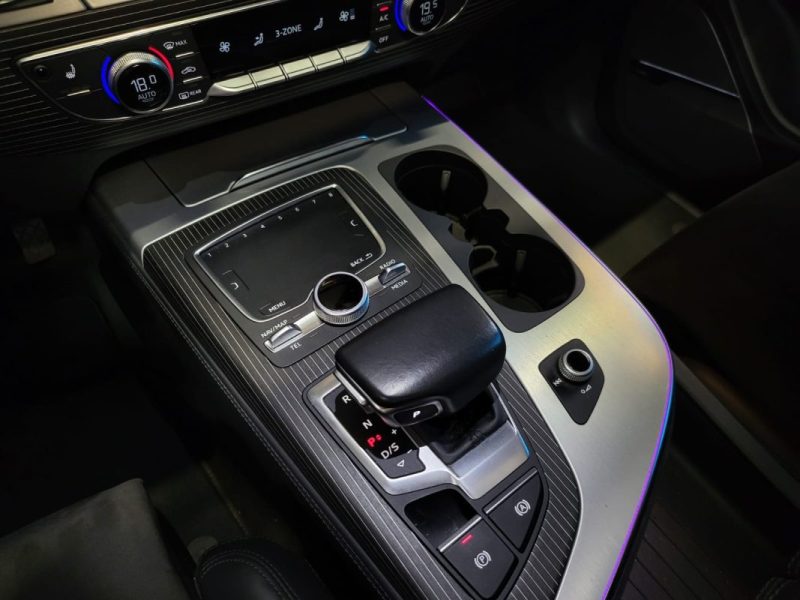 AUDI Q7 E-TRON 3.0 V6 AVUS EXTENTED TIPTRONIC / TOIT OUVRANT / SIEGES ELECTRIQUES + CHAUFFANTS / VIS