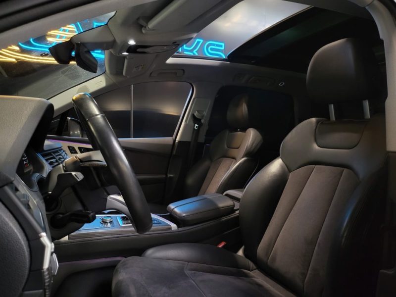 AUDI Q7 E-TRON 3.0 V6 AVUS EXTENTED TIPTRONIC / TOIT OUVRANT / SIEGES ELECTRIQUES + CHAUFFANTS / VIS