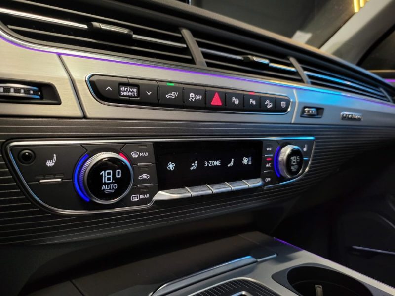 AUDI Q7 E-TRON 3.0 V6 AVUS EXTENTED TIPTRONIC / TOIT OUVRANT / SIEGES ELECTRIQUES + CHAUFFANTS / VIS