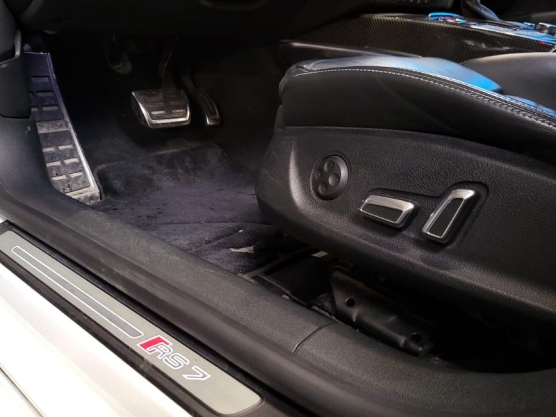 AUDI RS7 4.0 V8 TFSI 560cv quattro Tiptronic TOIT OUVRANT / SIEGES ELECRIQUES + CHAUFFANTS / SUIVI C