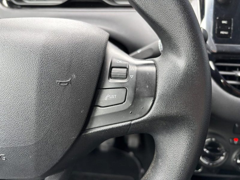 PEUGEOT 208 1.2 82cv Active - Distribution neuve