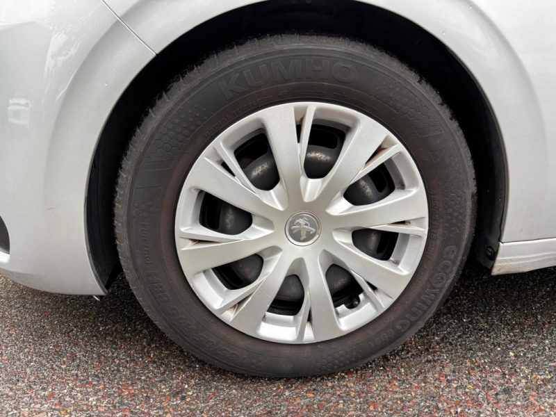 PEUGEOT 208 1.2 82cv Active - Distribution neuve