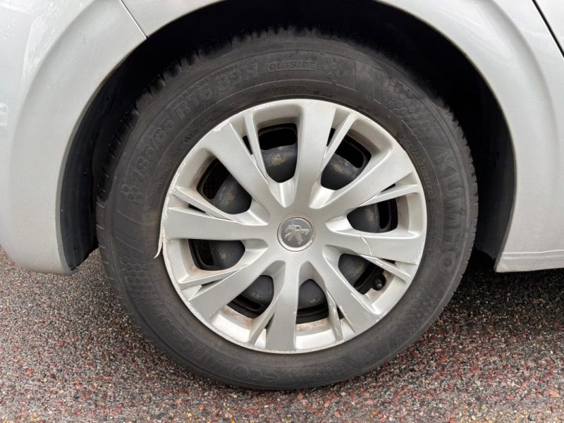 PEUGEOT 208 1.2 82cv Active - Distribution neuve