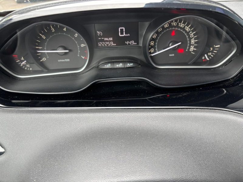 PEUGEOT 208 1.2 82cv Active - Distribution neuve