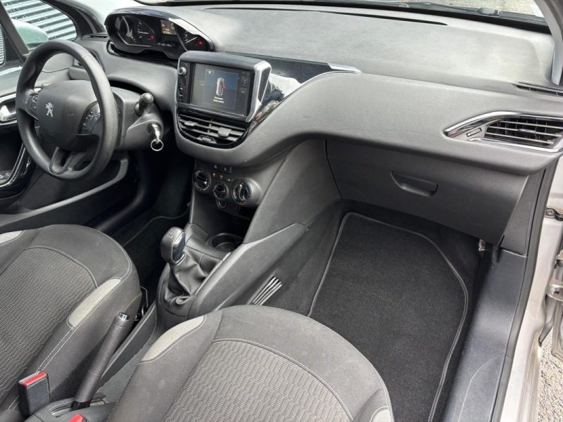 PEUGEOT 208 1.2 82cv Active - Distribution neuve