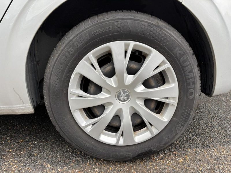 PEUGEOT 208 1.2 82cv Active - Distribution neuve