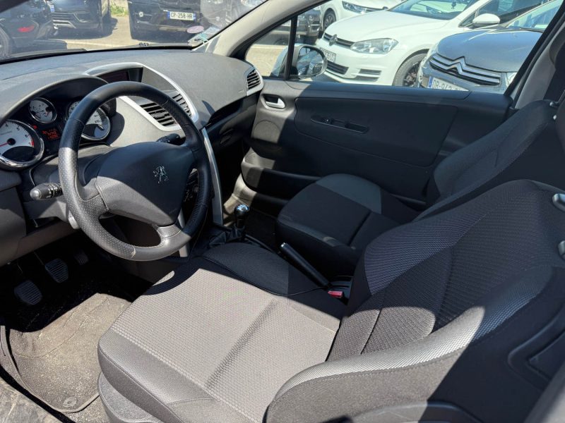 PEUGEOT 207 2011