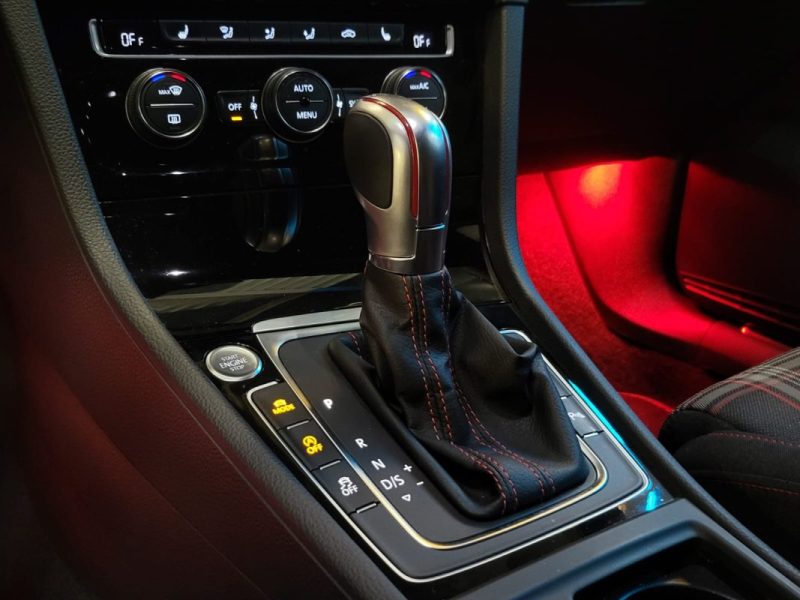 VOLKSWAGEN GOLF 7 GTI STAGE 1 +300CV / APPLE CARPLAY / MODE DE CONDUITE / REGULATEUR ADAPTATIF 