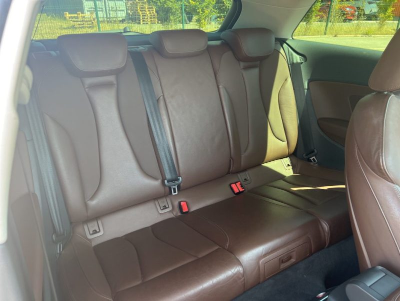 AUDI A3 2.0 L TDI 150 ch, Cuir, Full Led, Boîte auto, Distribution à jour