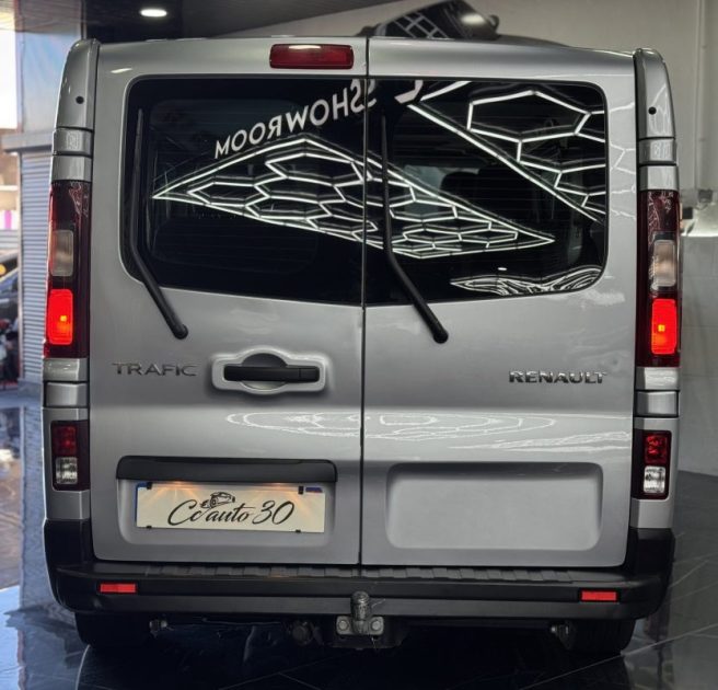 RENAULT TRAFIC 2021