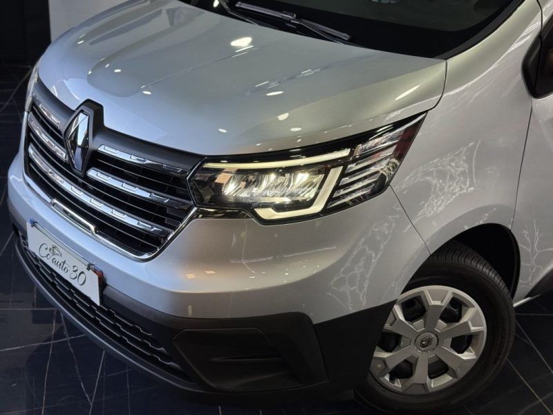 RENAULT TRAFIC 2021