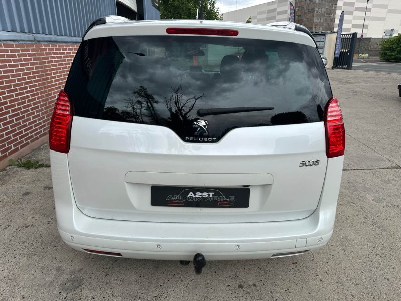 PEUGEOT 5008 2016