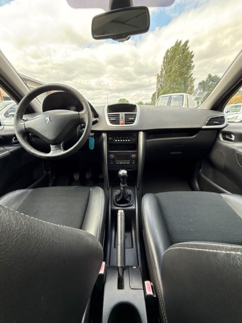 PEUGEOT 207 2009