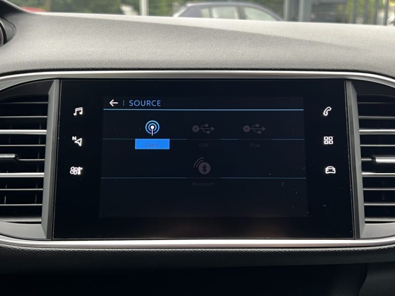 PEUGEOT 308  II PHASE 2 GT-Line 1.2 130 Cv BOITE AUTO EAT8 / APPLE CARPLAY & ANDROID - GARANTIE 1 AN