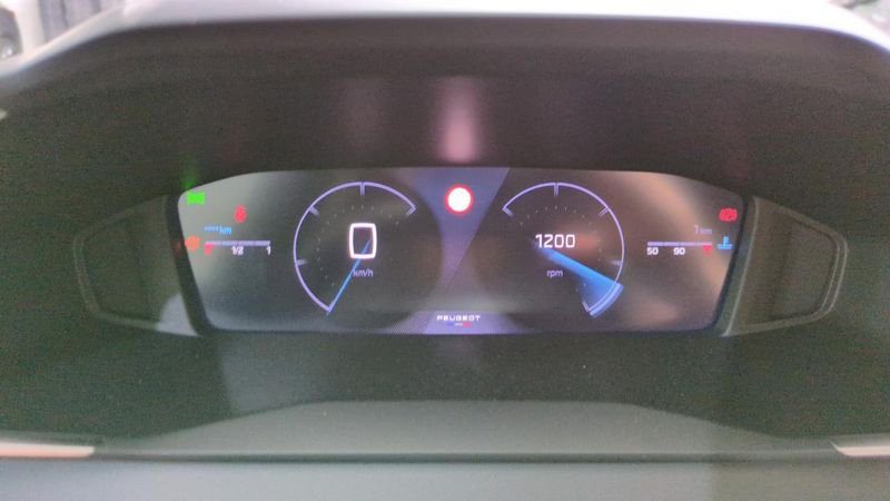 Peugeot 208 100 s&s bvm6 allure + radars av-ar + mirror screen