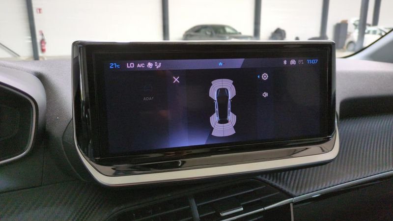 Peugeot 208 100 s&s bvm6 allure + radars av-ar + mirror screen