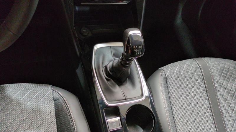 Peugeot 208 100 s&s bvm6 allure + radars av-ar + mirror screen