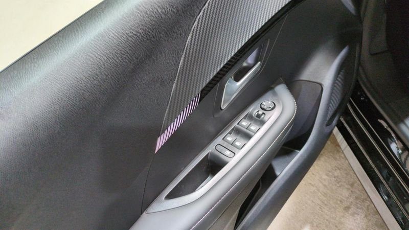 Peugeot 208 100 s&s bvm6 allure + radars av-ar + mirror screen