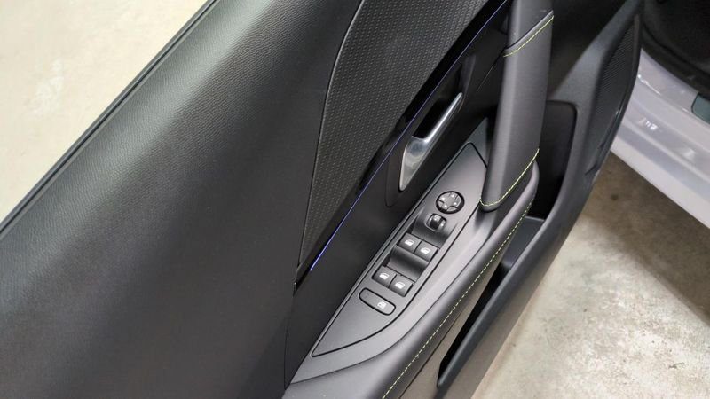 Peugeot 208 Hybrid 110 e-dcs6 gt + camera 360 + navi