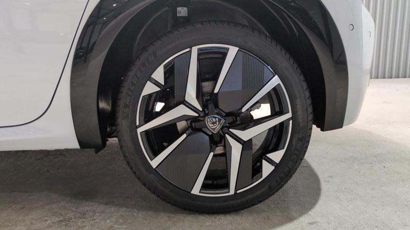 Peugeot 208 Hybrid 110 e-dcs6 gt + camera 360 + navi