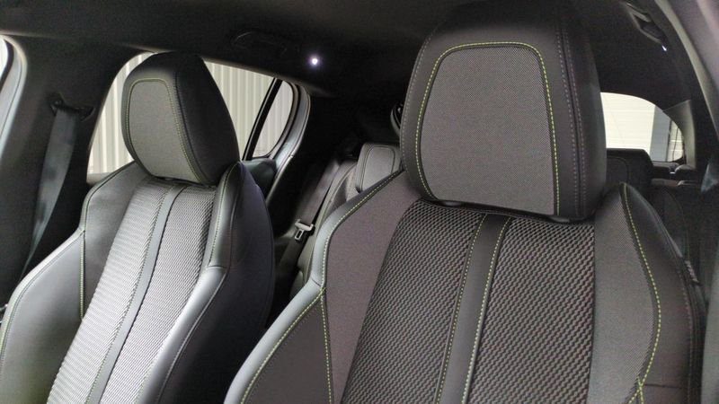 Peugeot 208 Hybrid 110 e-dcs6 gt + camera 360 + navi