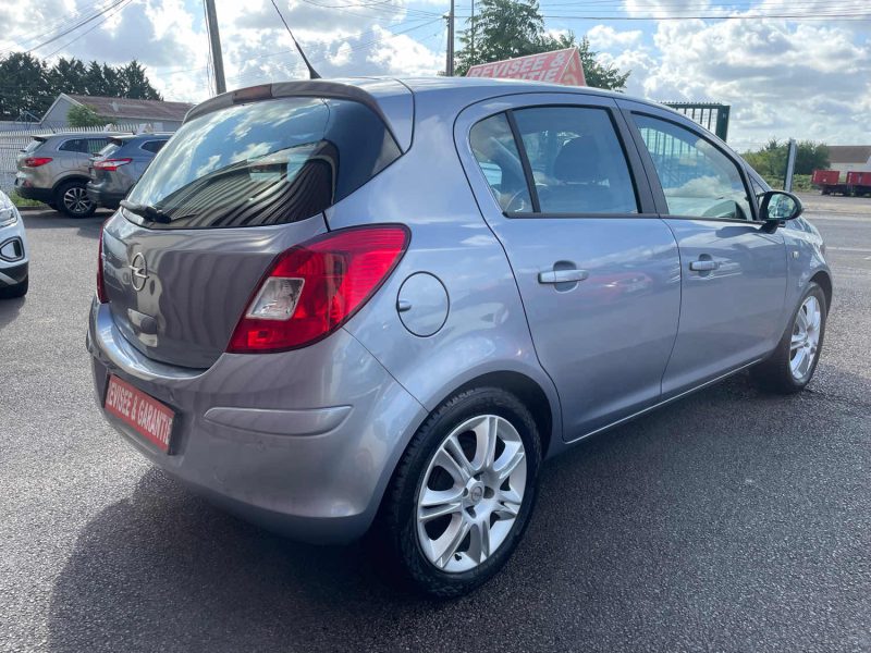 OPEL CORSA 2010 D 1.4I TWINPORT BOITE AUTOMATIQUE COSMO 