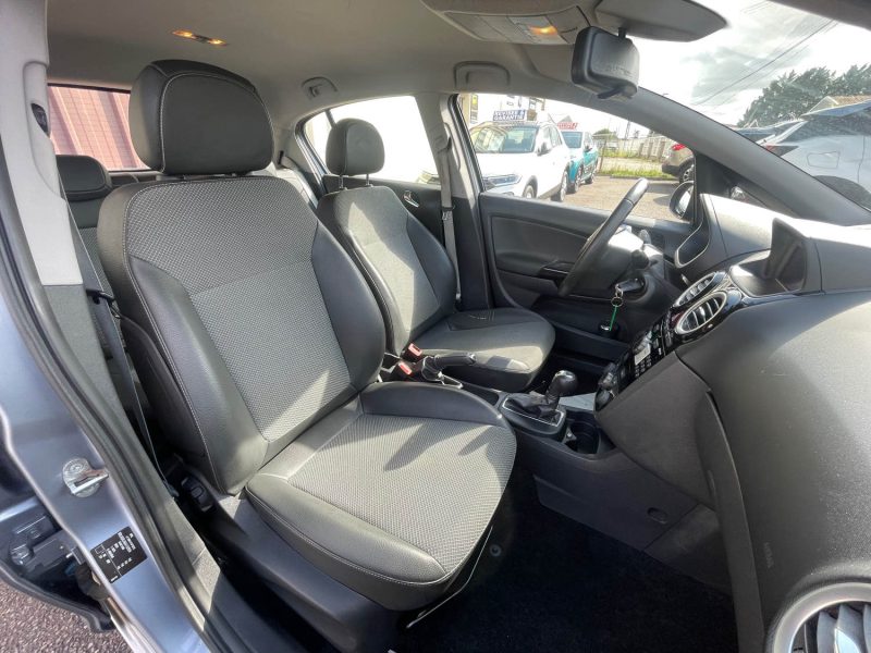 OPEL CORSA 2010 D 1.4I TWINPORT BOITE AUTOMATIQUE COSMO 