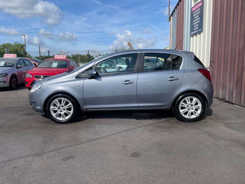 OPEL CORSA 2010 D 1.4I TWINPORT BOITE AUTOMATIQUE COSMO 