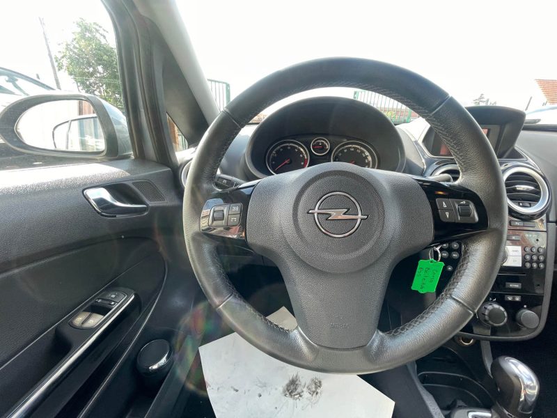 OPEL CORSA 2010 D 1.4I TWINPORT BOITE AUTOMATIQUE COSMO 