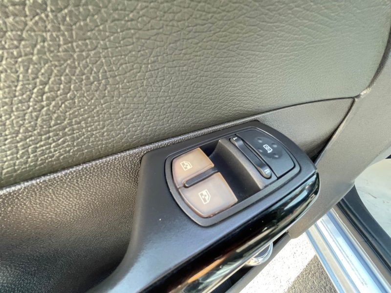 OPEL CORSA 2010 D 1.4I TWINPORT BOITE AUTOMATIQUE COSMO 