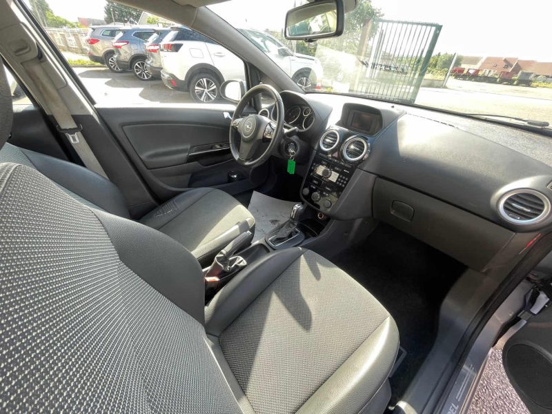 OPEL CORSA 2010 D 1.4I TWINPORT BOITE AUTOMATIQUE COSMO 