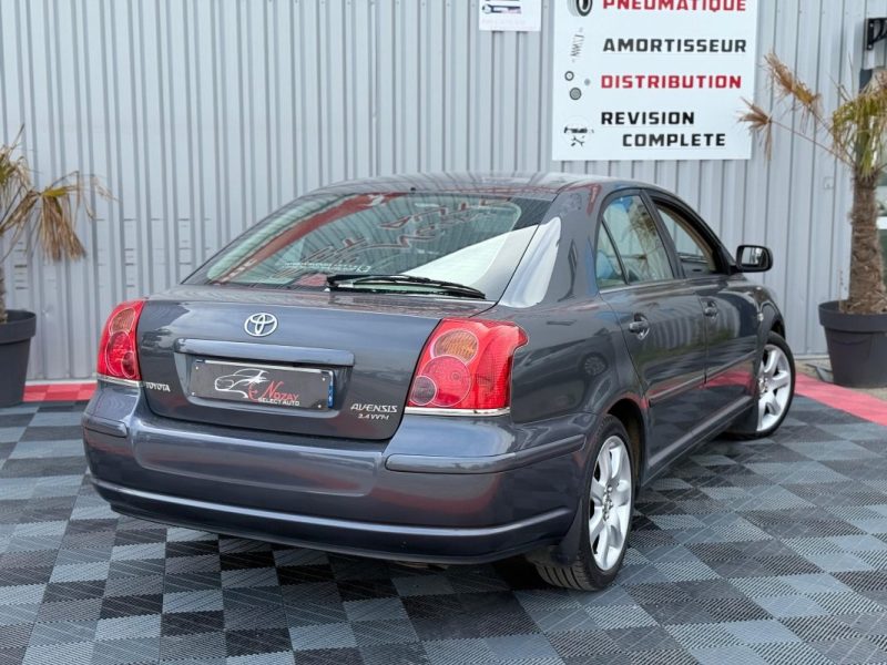 TOYOTA AVENSIS 2005