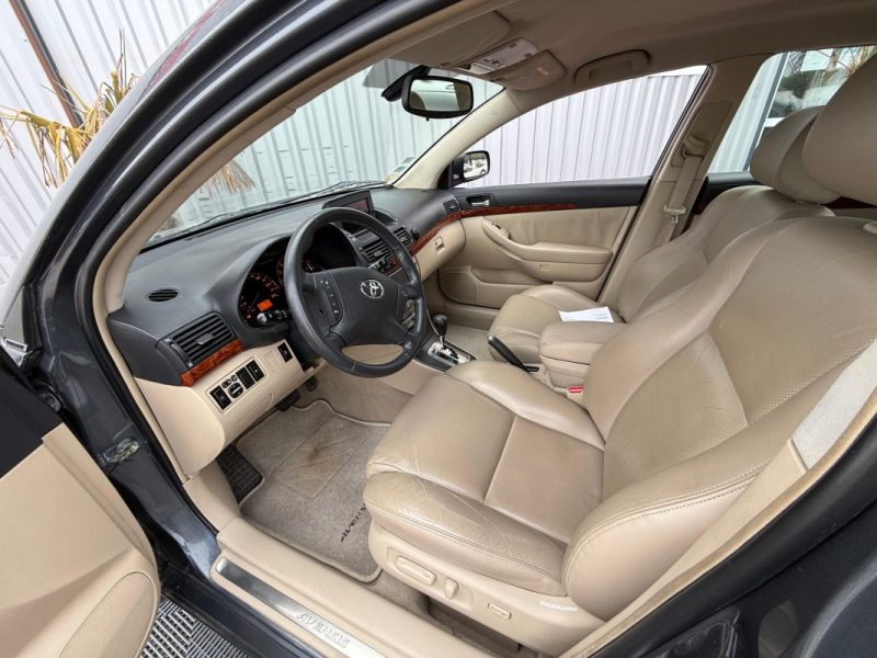 TOYOTA AVENSIS 2005