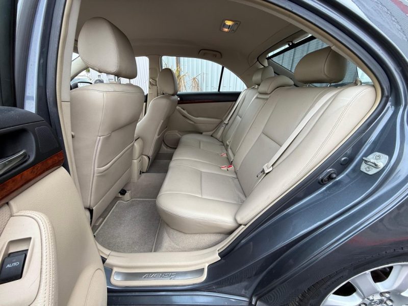 TOYOTA AVENSIS 2005