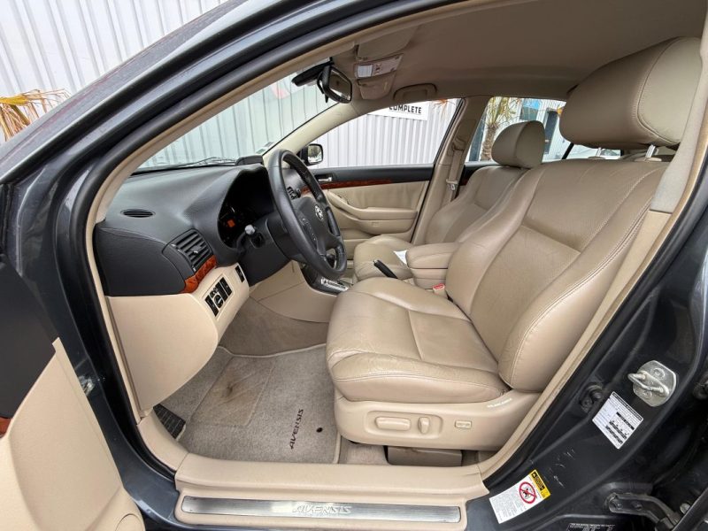 TOYOTA AVENSIS 2005