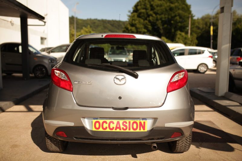 MAZDA 2 2010