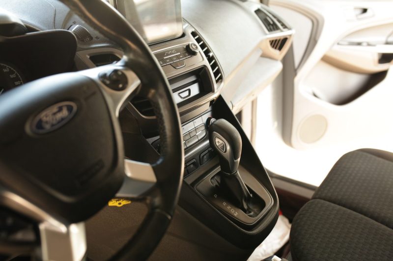 FORD TRANSIT CONNECT 3 PLACES TVA RECUPERABLE