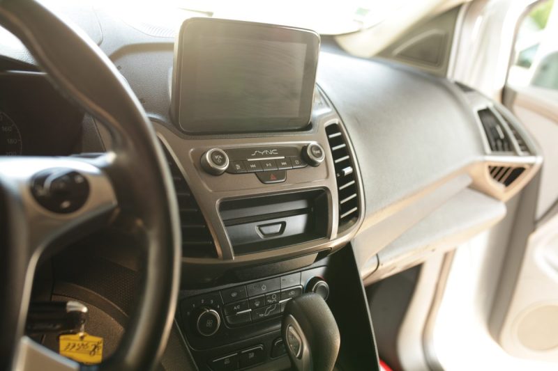 FORD TRANSIT CONNECT 3 PLACES TVA RECUPERABLE