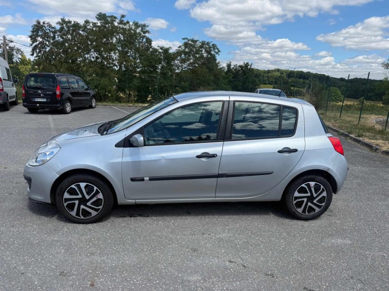 RENAULT CLIO 2005