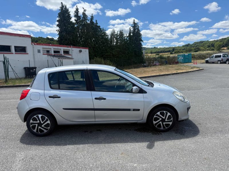 RENAULT CLIO 2005