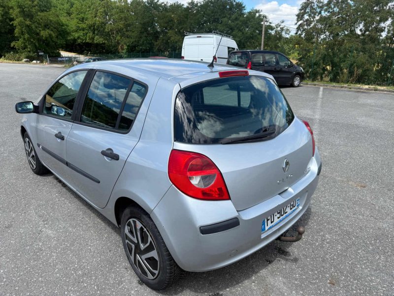 RENAULT CLIO 2005