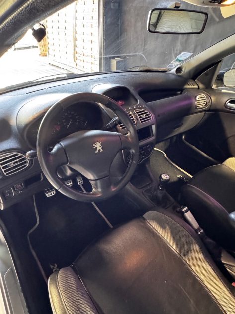 Peugeot 206 – 2.0 HDI – Très propre