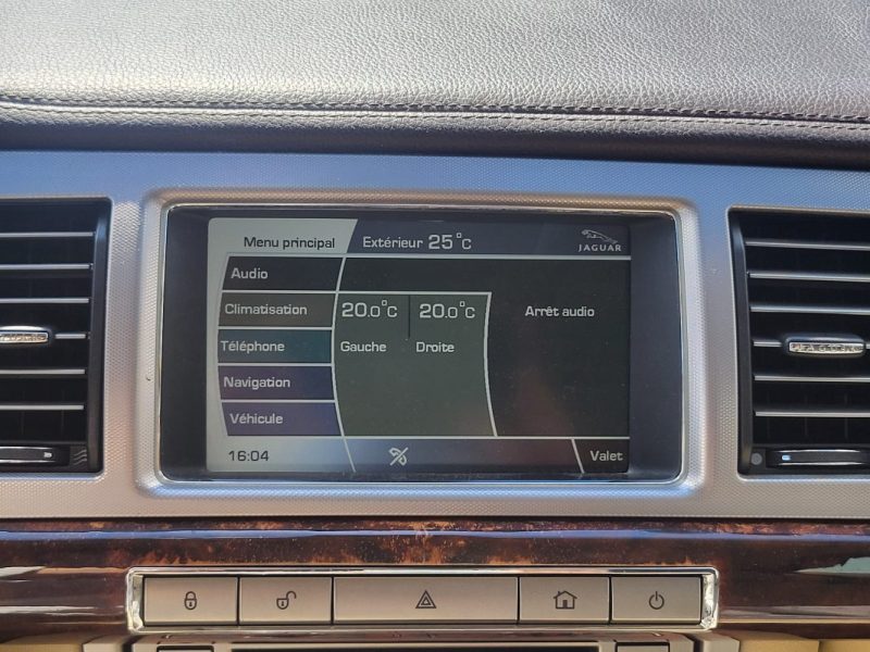 JAGUAR XF 3L V6 d 211 cv - GARANTIE- LUXE PREMIUM